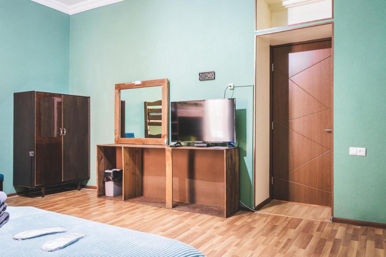 Guest House Big Family Тбилиси Екстериор снимка