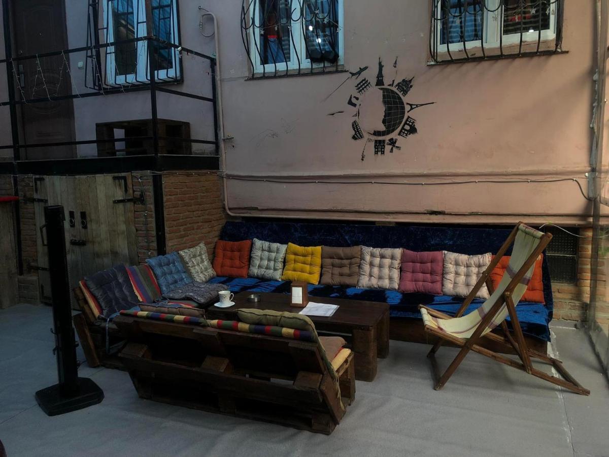 Guest House Big Family Тбилиси Екстериор снимка